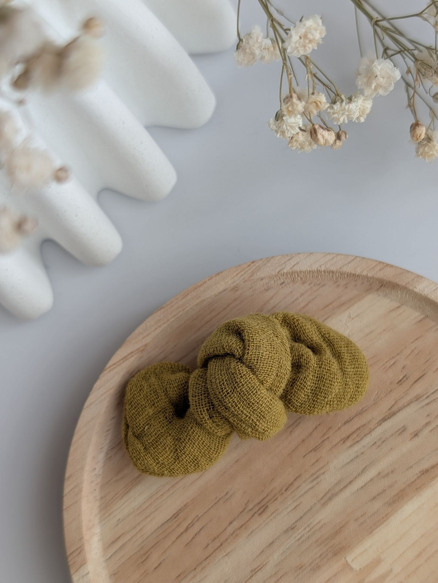 Barrette Noeud Romie vert olive clair