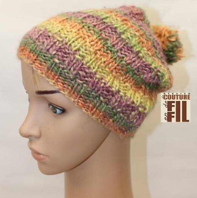  bonnet rayure  violet jaune avec pompon