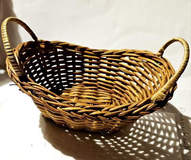 Körbchen oval mit Henkeln 