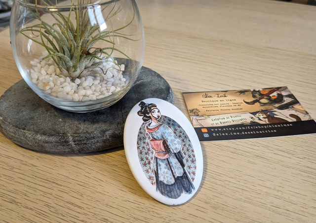 Geisha, Broche Soft Touch ovale