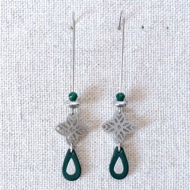Boucles d’oreilles « Fancy » argentées, cuir vert sapin