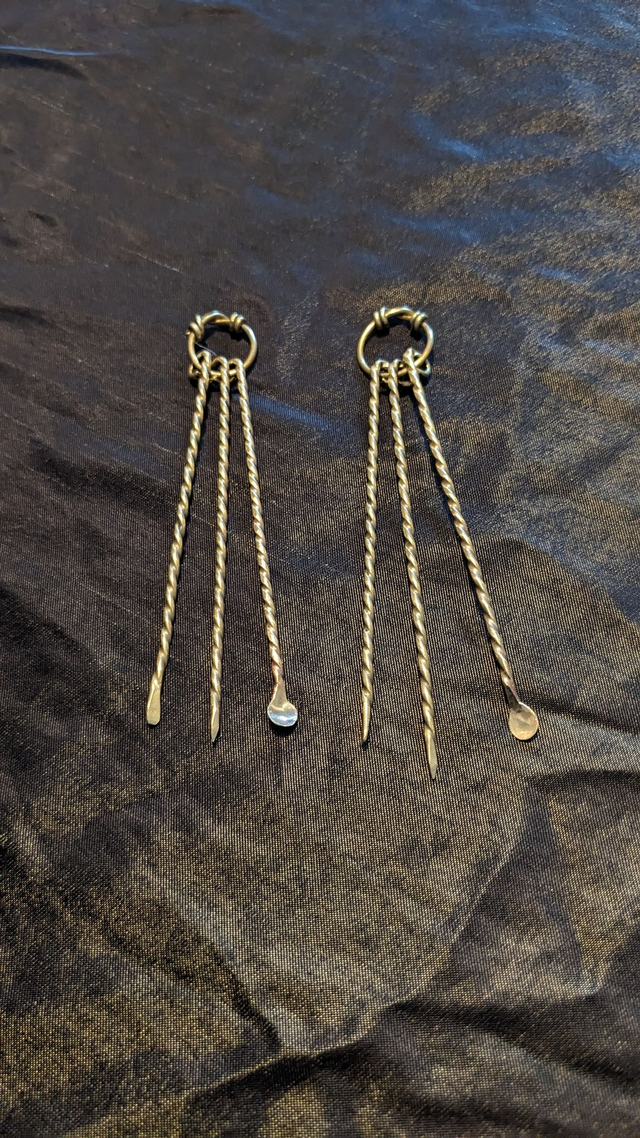 Simple brass toiletries set