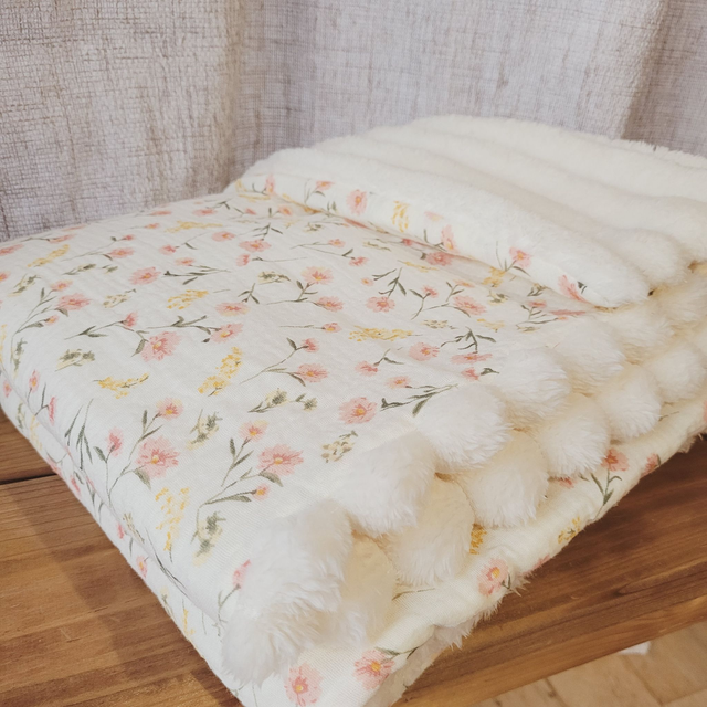 Couverture bébé / enfant &quot;fleurs roses&quot;