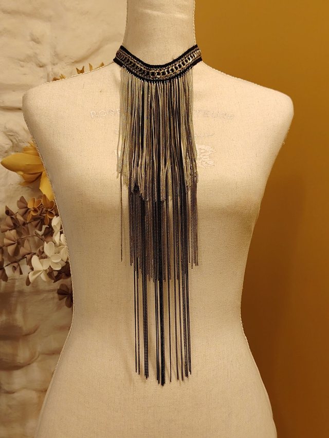 Collier plastron  vintage à frange