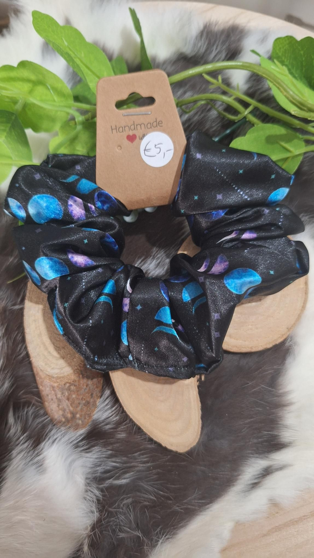 S-017. Brilliant Moon phases