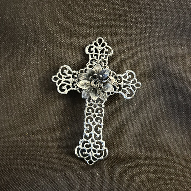 Gothic cross brooch (2)