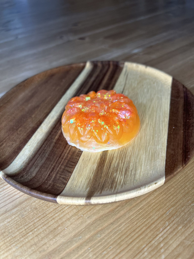 Juicy mango scented glitter soap bar