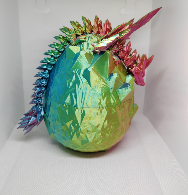 Oeuf de dragon cristal avec ailes 