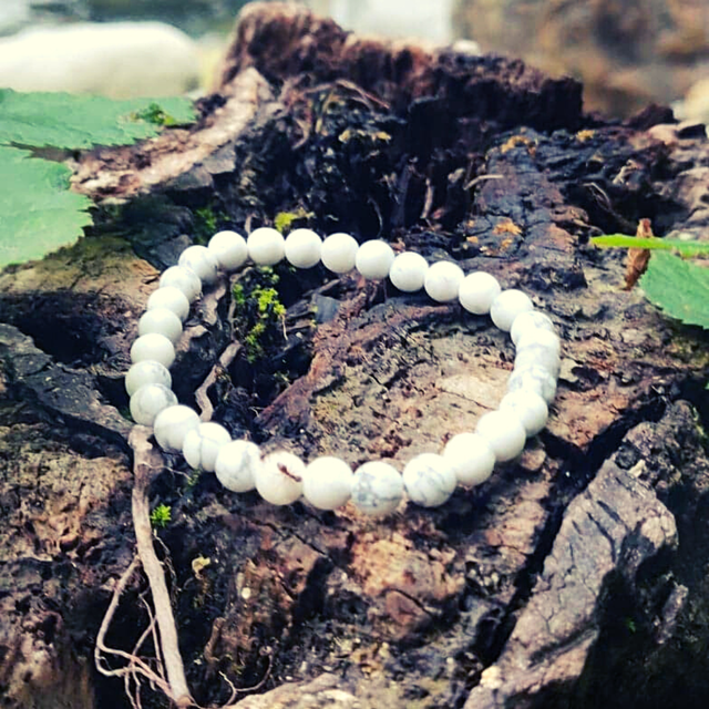  Howlite Bracelet 6 mm