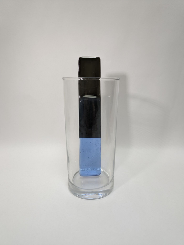 Touillette en verre fusionner noir et bleu