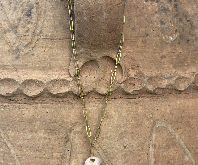 Collier “Petite Coupe Pastel” – Pendentif en céramique marbrée rose & jaune