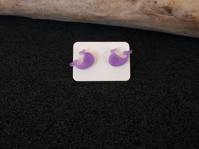 Boucles d'oreilles clous baleine violette