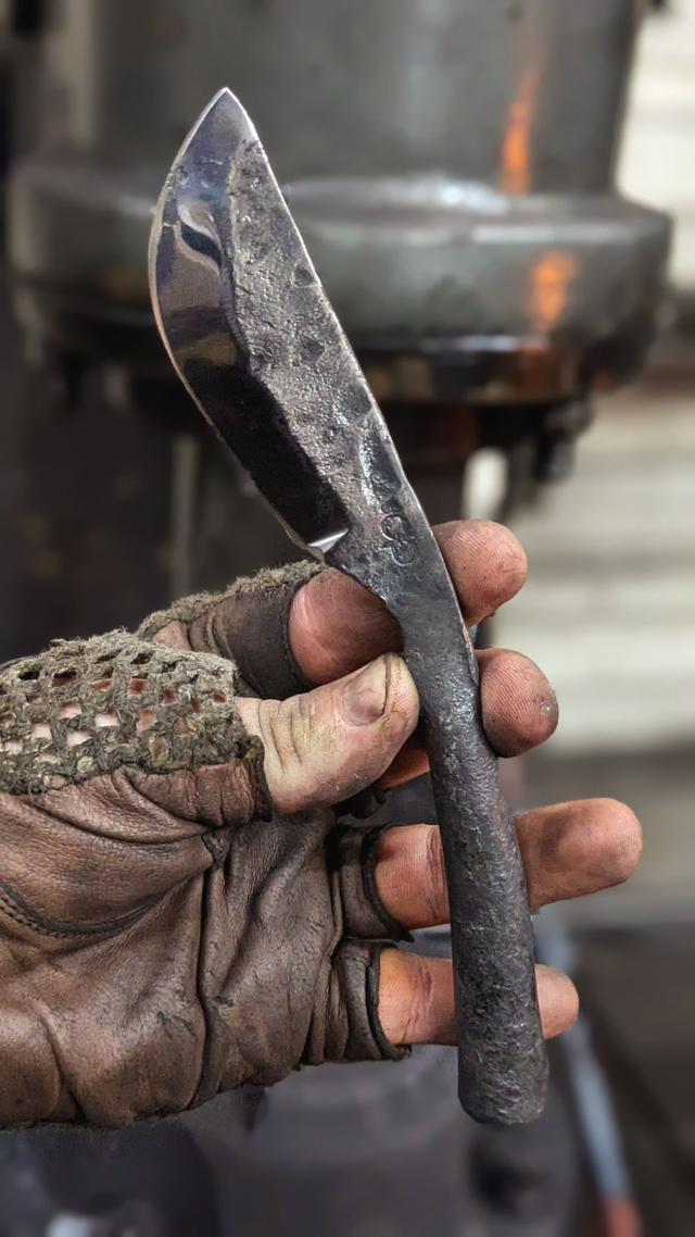 Couteau brut de forge