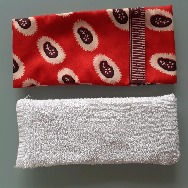 coussin coton yeux garni fleurs de lavande et graines de lin bio + house wax rouge