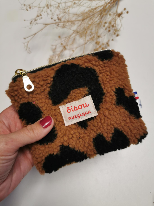 Pochette ROMY "bisou magique" moumoute léopard 