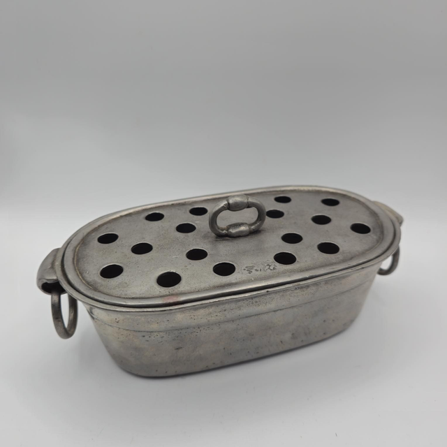 Magnifique bulbeuse en étain 