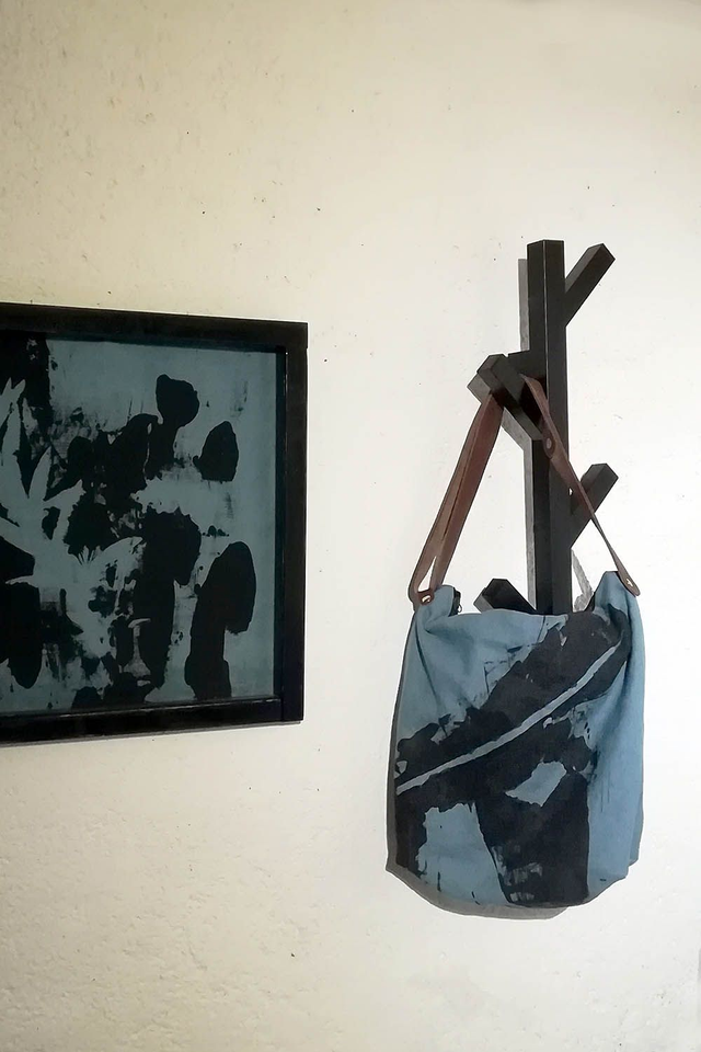 Flowerpunk Mid-blue #001