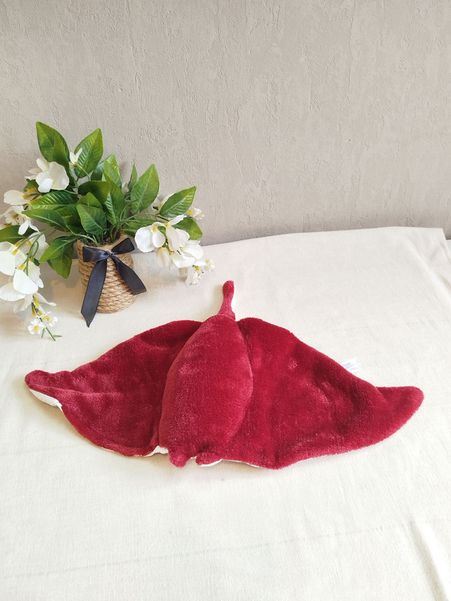 Raie manta bordeaux