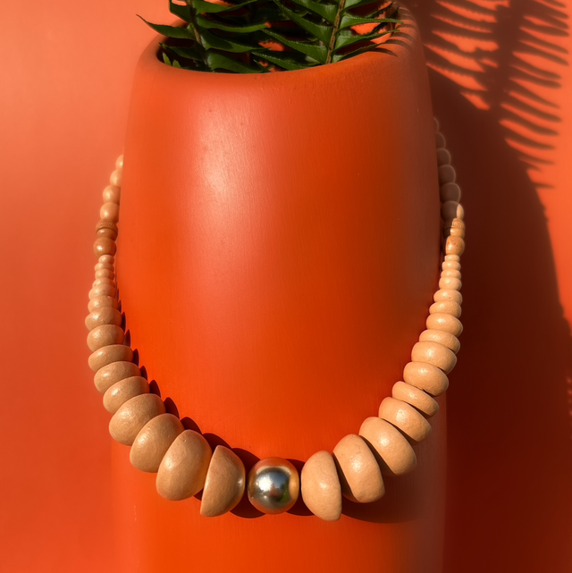 Colar Escamas Bola Dourada