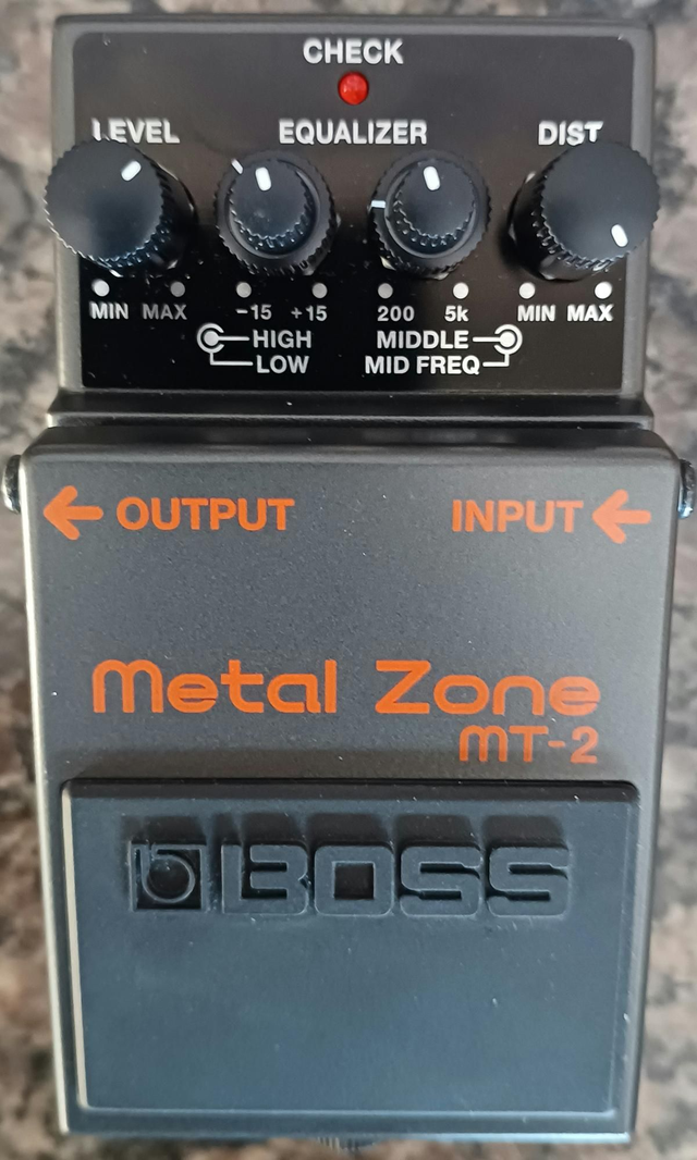

Pedal De Efeito Boss Metal Zone Mt-2 