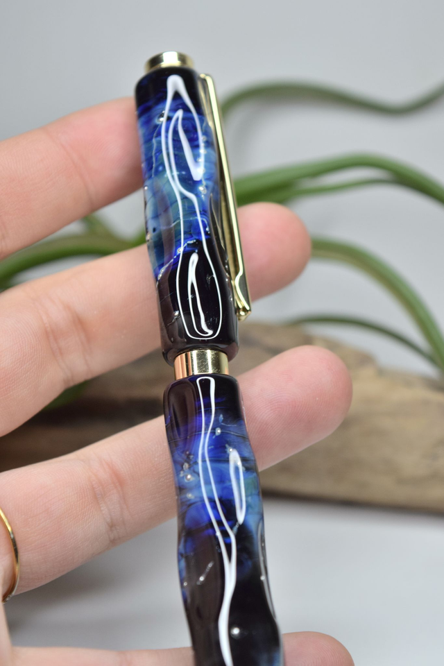 STYLO A BILLE FACETTES FIL D'ARGENT MONTURE OR