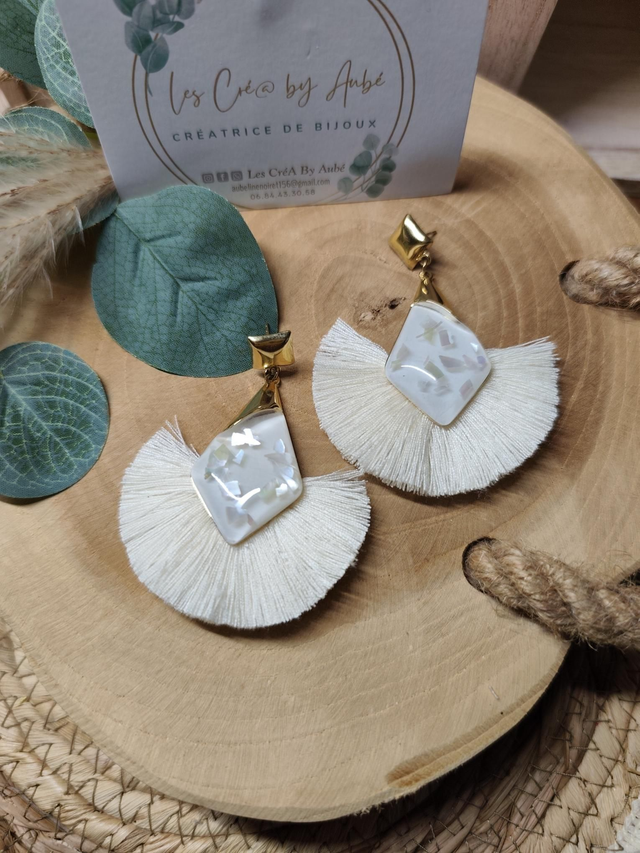 BO BOHEME ACIER INOXY GOLD/ RESINE PAILLETTES ET POMPONS ECRU 0000249