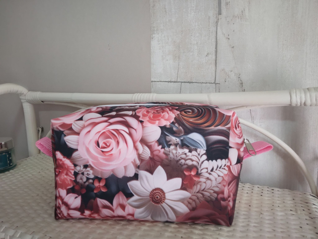 Trousse rectangulaire fleur 3d