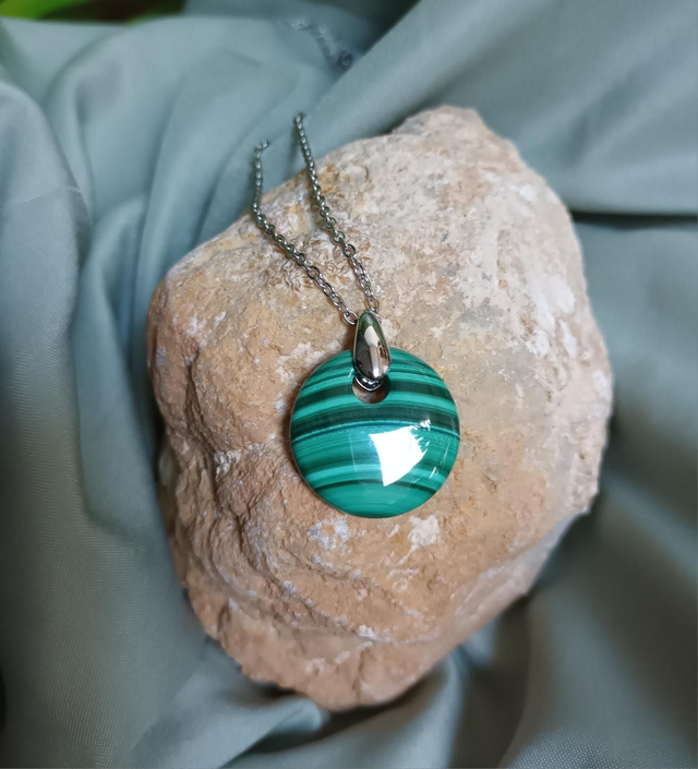 Pendentif donut en malachite
