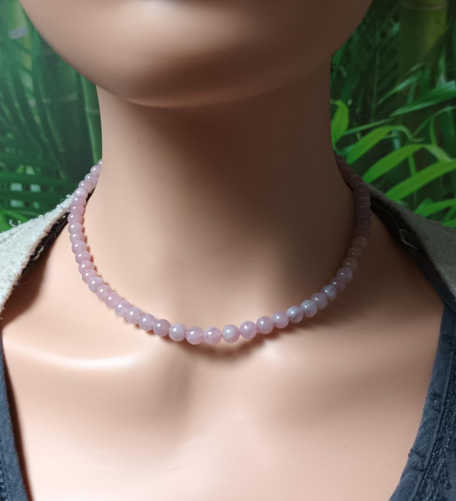Collier en quartz rose de Madagascar