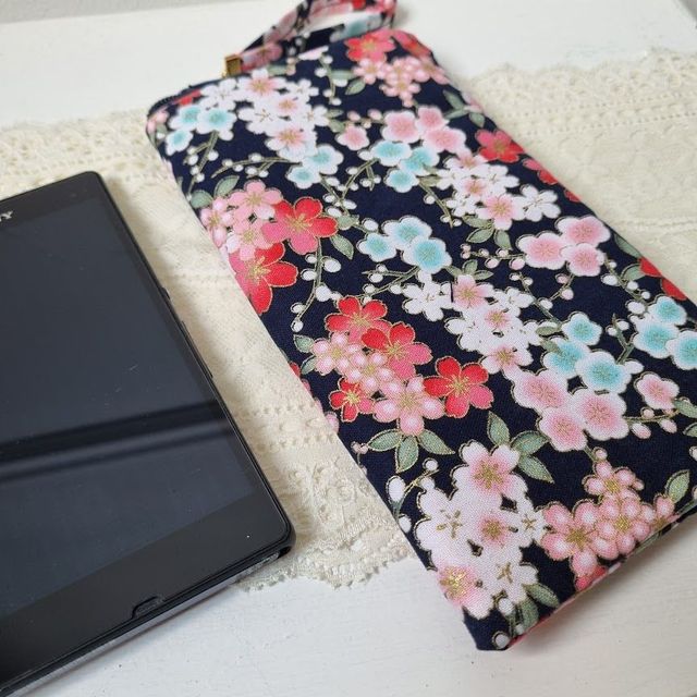 Etui zippé pour smartphone "Nina" bleu marine