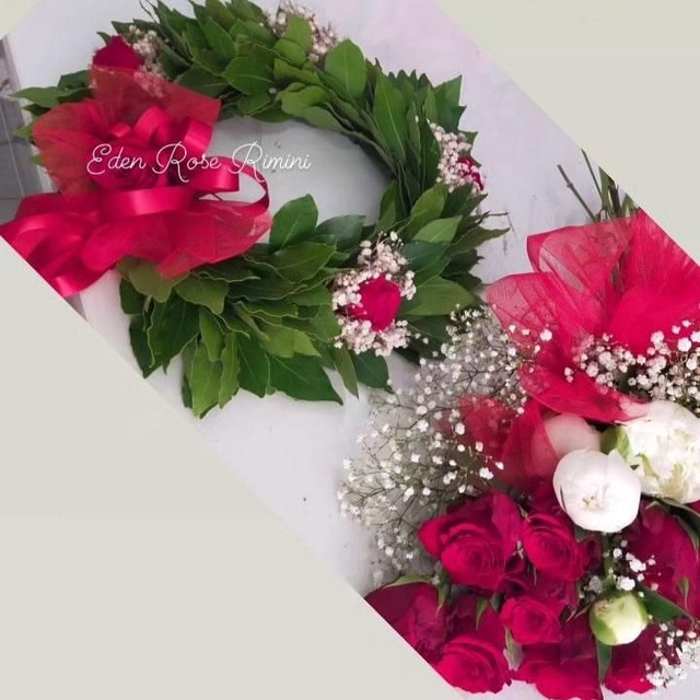 Serto con rose stabilizzate + bouquet abbinato 