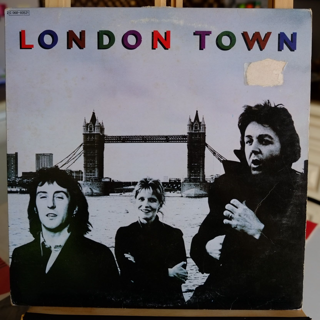 WINGS - London town