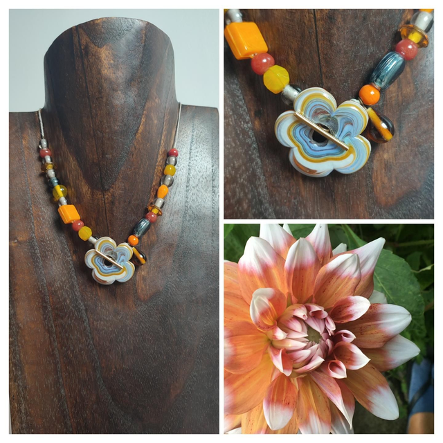 Collier fleur verre de Murano et perles en verre colorées