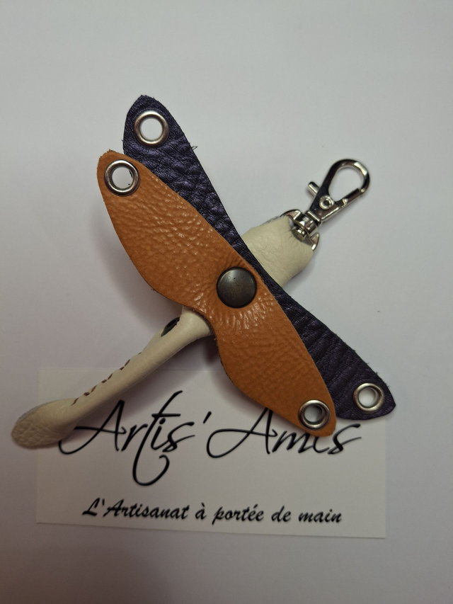 Porte clés cuir Libellule ailes marron clair / violet