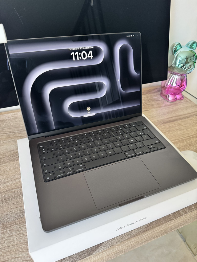 Macbook Pro 14&quot; M3 PRO 18G 1TSSD 18 coeurs 2023  Noir sideral