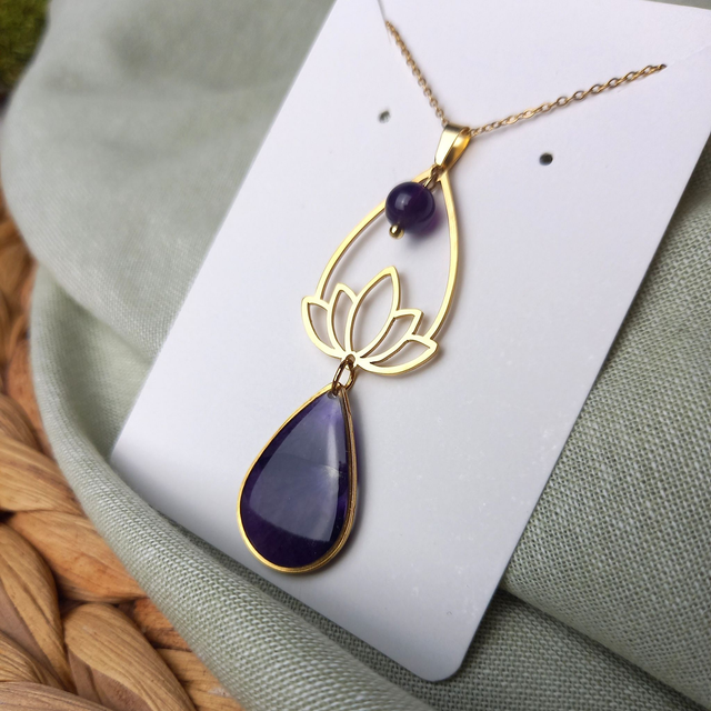 Collier doré ∙ Lotus et Viola cornuta