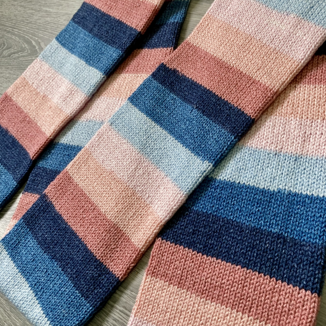 Hand-knit scarf - Peach & Blue