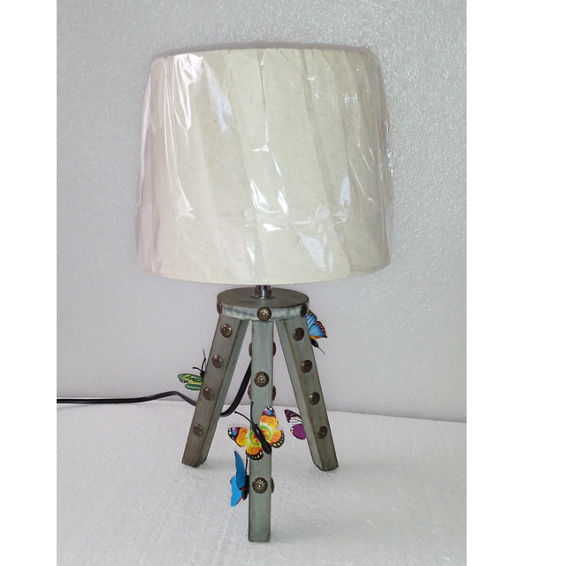 O2-3.3 - La lampe aux papillons