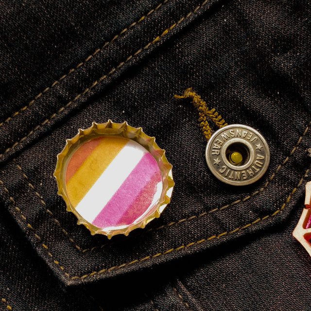 Lesbian - Bottle Cap - Pin - [PIN-LBN-BC]
