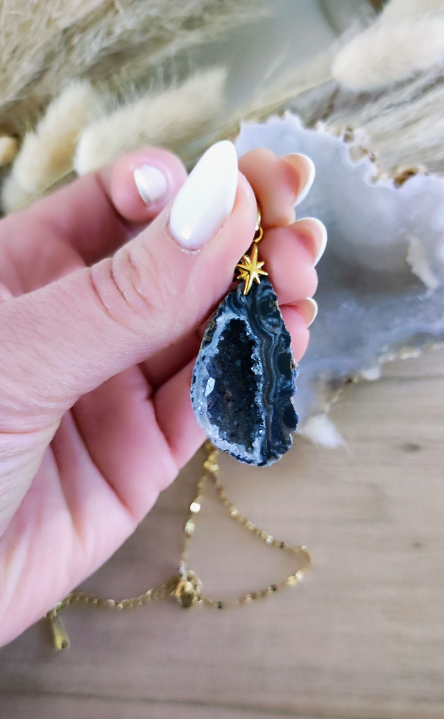 Pendentif Agate brute avec inclusions