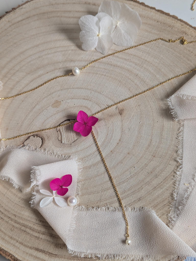 Collier de dos Frambolita - Hortensia stabilisé et perle d'eau douce