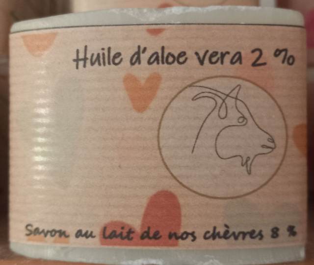 Savon au lait de nos chèvres 8% et à l'huile d'aloé véra 2%