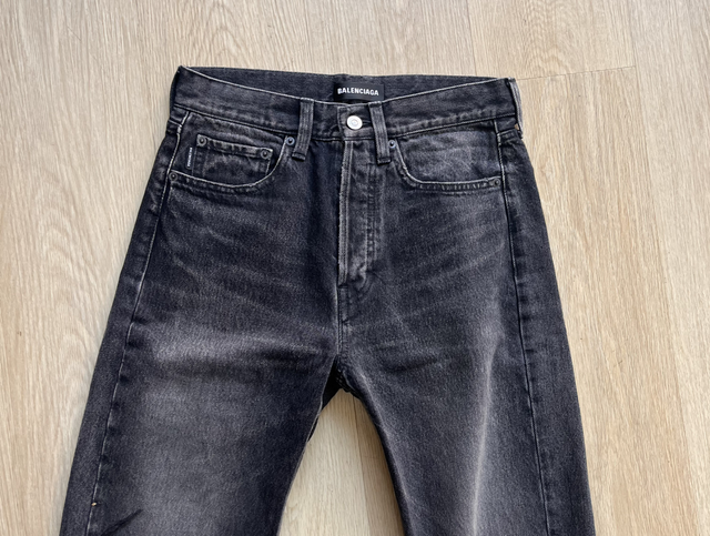 Balenciaga short size 28 preowned 