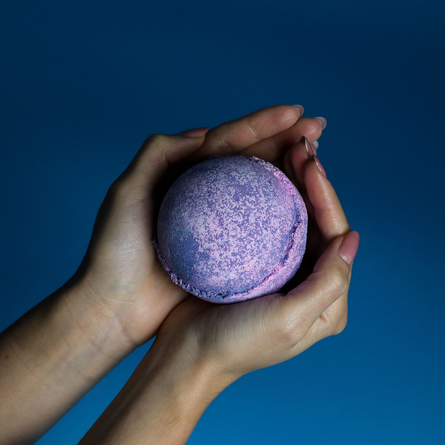 Yorkshire Violet Bath Bomb - Large (200g)