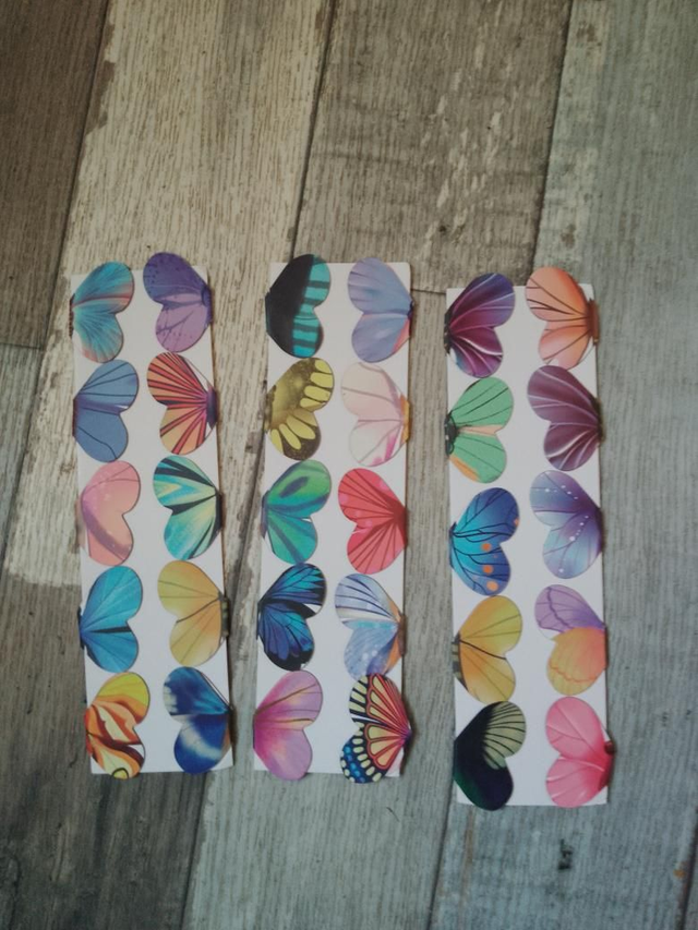 Papillons ailes rondes, marque page ou magnet