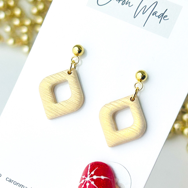 Light gold small earrings