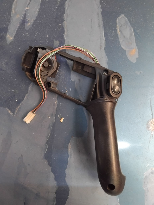 Bouton lève-vitre Passager  