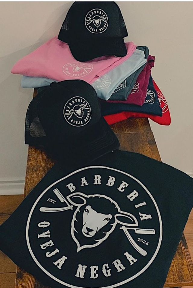 POLERA DOBLE LOGO NEGRA