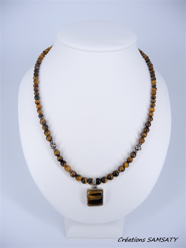 Collier œil de tigre avec son médaillon