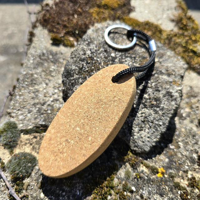 Porte-clés "Emerson" en liège naturel brut ovale qui flottent dans l'eau! (idéal pour clés de bateau)